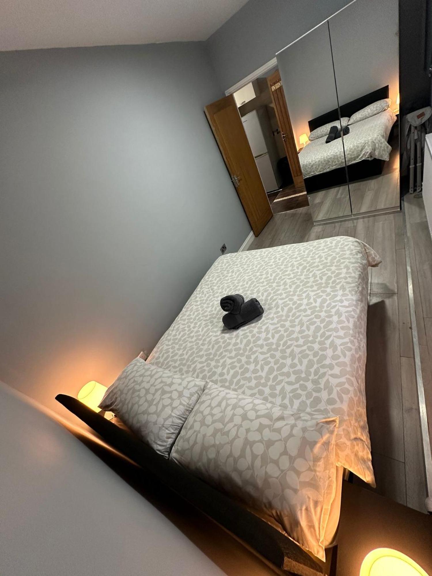 Central London - Ground Floor 2 Bedrooms Apartment Dış mekan fotoğraf