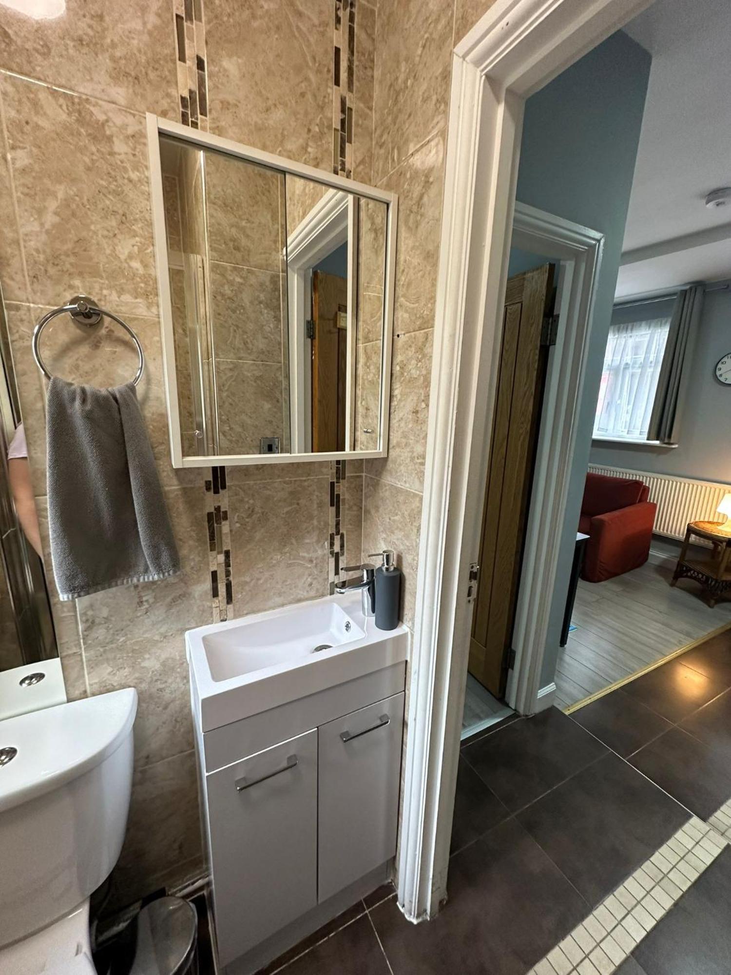 Central London - Ground Floor 2 Bedrooms Apartment Dış mekan fotoğraf