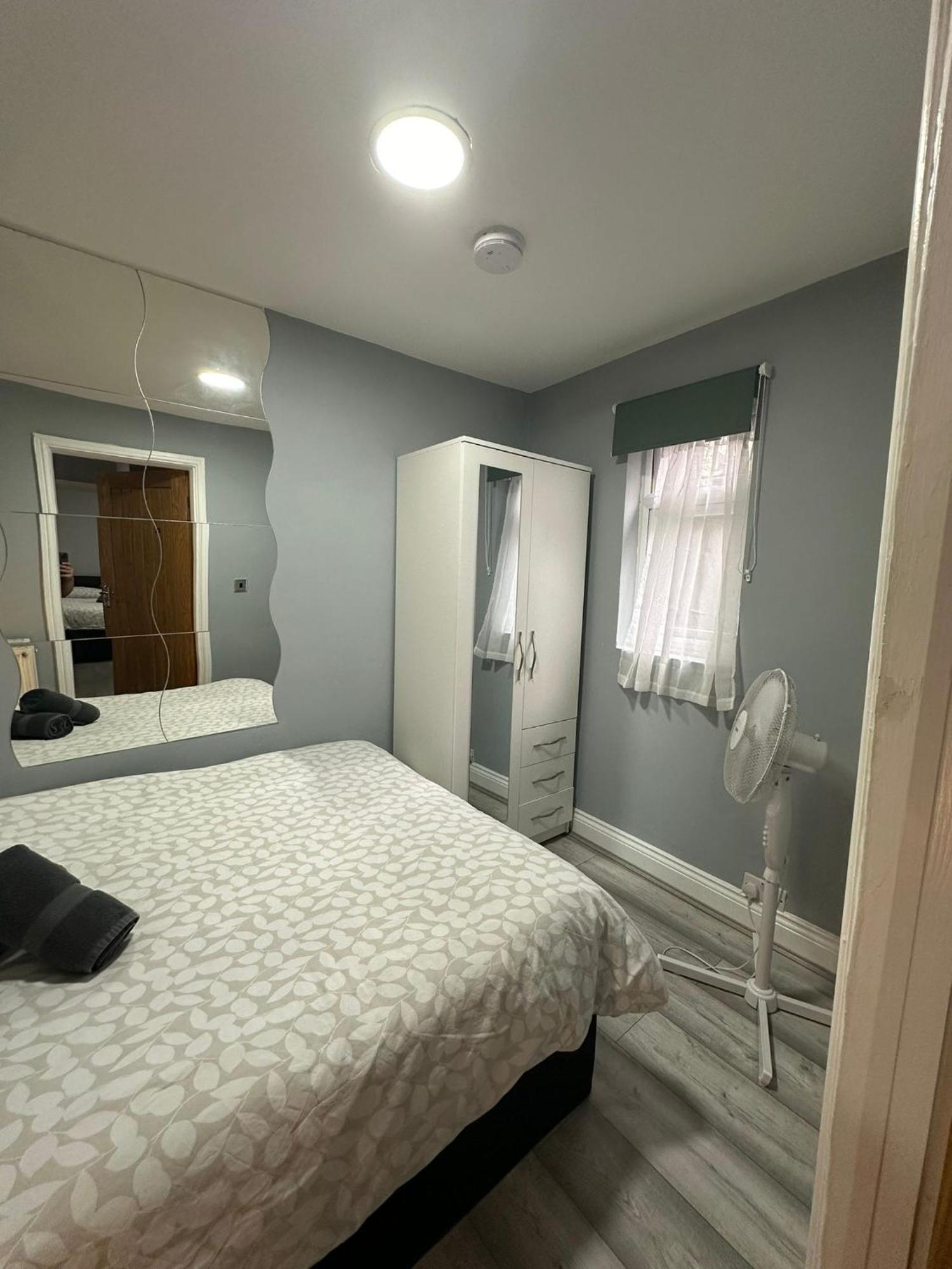 Central London - Ground Floor 2 Bedrooms Apartment Dış mekan fotoğraf